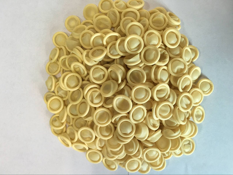 Low chlorine rubber yellow finger sets